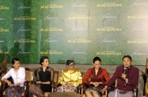 Sinopsis Film Bumi Manusia  Iqbal Ramadhan Simpleaja com