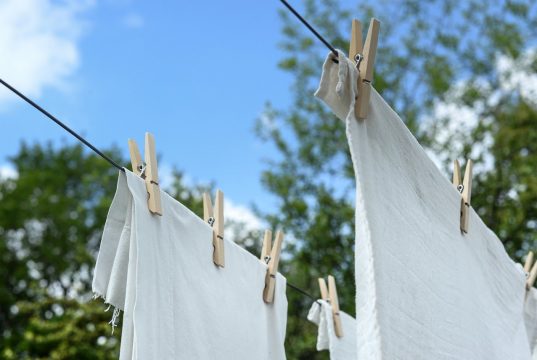 5 Alasan Mengapa Deterjen Cair Lebih Baik daripada Deterjen Bubuk mencuci baju