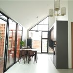 pintu geser di rumah open space