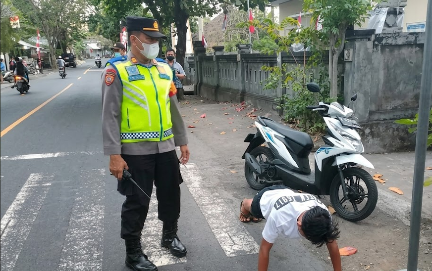 Patuhi Aturan Lalu Lintas