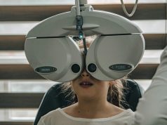 Waspadai Mata Katarak Sejak Dini, Ini Gejala, Penyebab, dan Cara Mengatasinya Menurut Dokter perawatan mata katarak