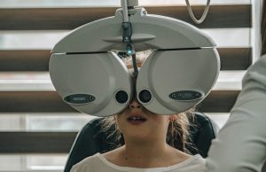 Waspadai Mata Katarak Sejak Dini, Ini Gejala, Penyebab, dan Cara Mengatasinya Menurut Dokter perawatan mata katarak